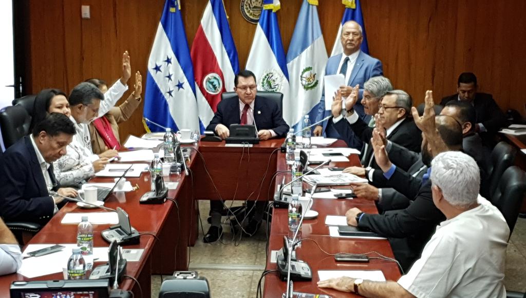 ARENA-FMLN aprovechan emergencia preventiva al coronavirus para tratar de destituir a Funcionarios del Gobierno arena-fmln-aprovechan-emergencia-preventiva-al-coronavirus-para-tratar-de-destituir-a-funcionarios-del-gobierno
